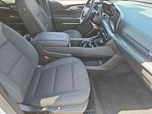 Used 2026 Chevrolet Traverse LT w/ Driver Confidence Package FWD image 27