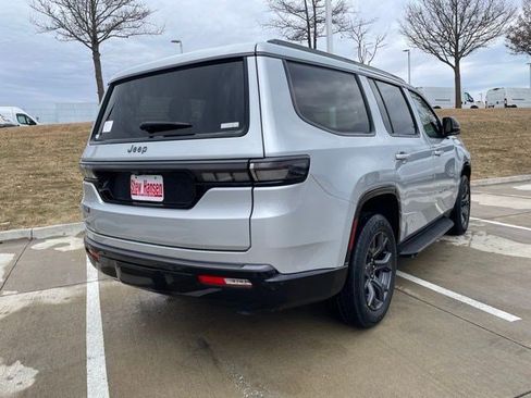 New 2026 Jeep Grand Wagoneer Limited w/ 8-Passenger Seating Package AWD/4WD image 6