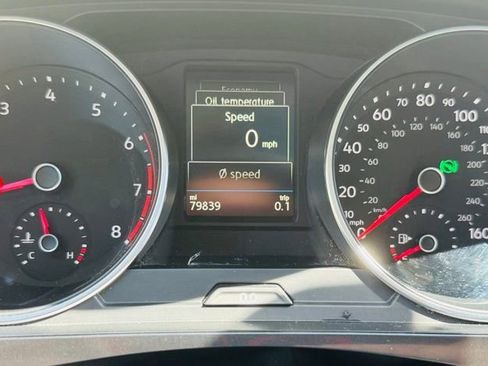 Used 2018 Volkswagen Tiguan SEL FWD image 19