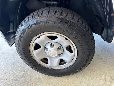 Used 2019 Toyota Tacoma SR AWD/4WD image 29