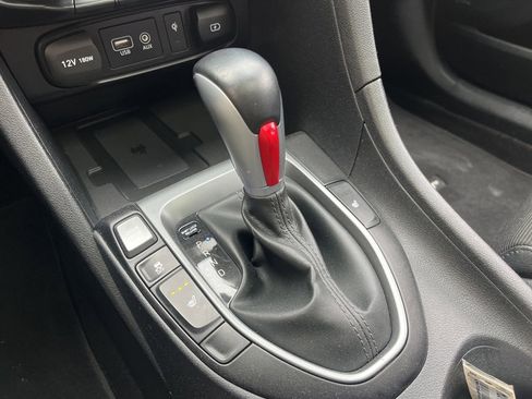 Used 2019 Hyundai Veloster 2.0 Premium image 22