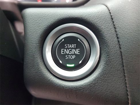 Used 2024 GMC Yukon AT4 w/ Technology Package image 24