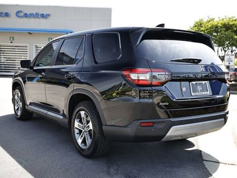 Certified 2025 Honda Pilot EX-L image 4