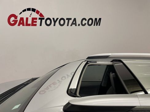 Used 2013 Toyota RAV4 XLE image 6