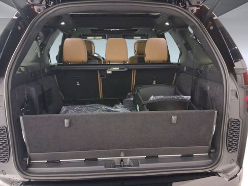 New 2026 Land Rover Discovery Limited Edition image 29