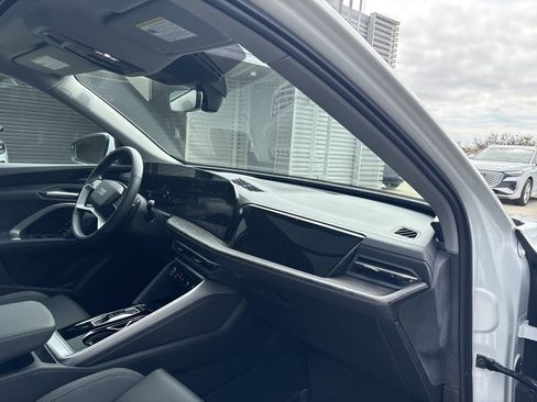 Used 2025 Audi Q5 Premium Plus w/ Premium Plus image 15
