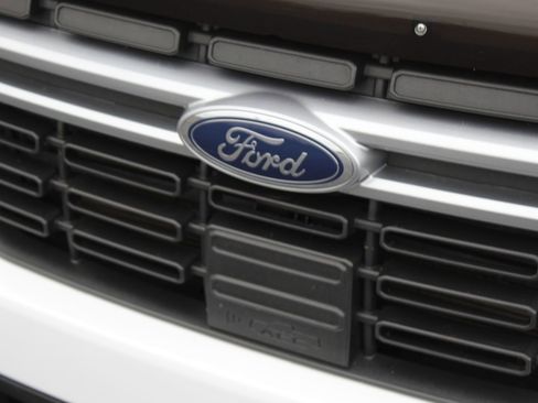 Used 2024 Ford Maverick Lariat image 9
