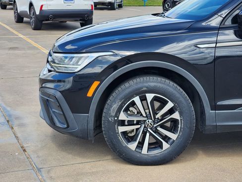 Used 2024 Volkswagen Tiguan S image 9