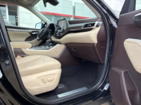 Used 2020 Toyota Highlander Limited AWD/4WD image 8