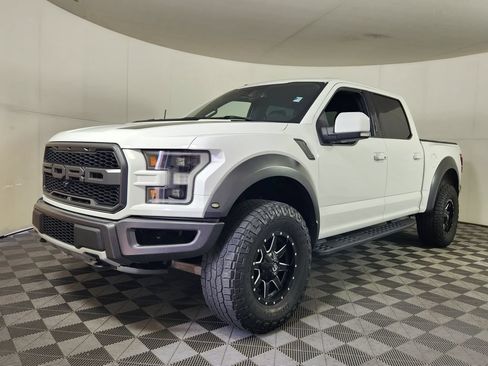 Used 2018 Ford F150 Raptor w/ Equipment Group 802A Luxury AWD/4WD image 3