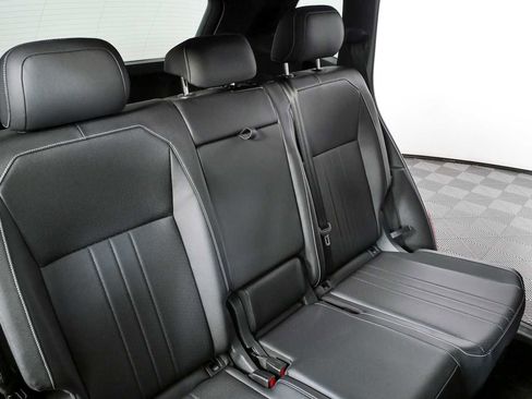 Used 2024 Volkswagen Tiguan SE R-Line image 24