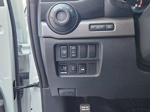 Used 2023 Nissan Titan PRO-4X w/ Pro-4x Convenience Package AWD/4WD image 19