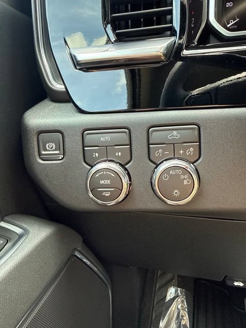 New 2026 GMC Sierra 1500 SLE w/ Preferred Package AWD/4WD image 29