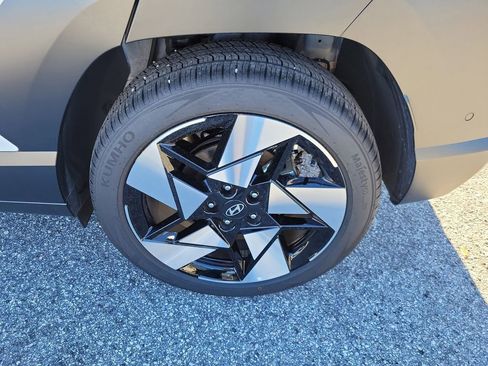 Certified 2025 Hyundai Kona Limited image 5