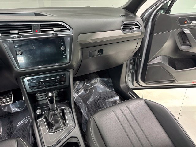 Used 2023 Volkswagen Tiguan SE R-Line FWD image 22