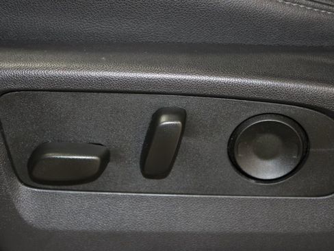 Used 2025 GMC Sierra 1500 SLT image 14