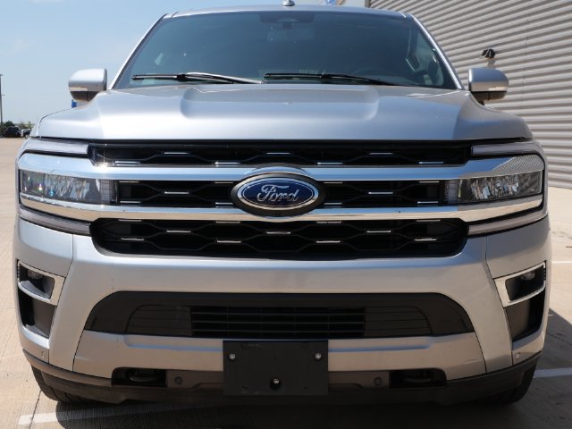Used 2023 Ford Expedition Limited AWD/4WD image 4