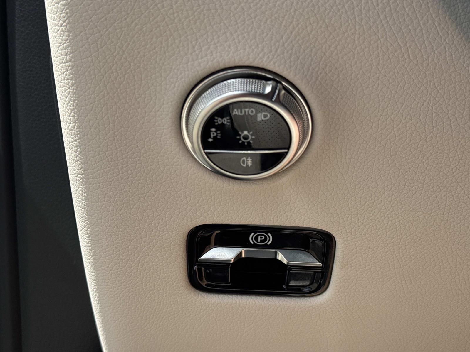 Used 2026 Mercedes-Benz GLC 300 image 21