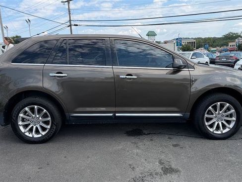 Used 2011 Lincoln MKX 2WD w/ 101A Rapid Spec Order Code image 7