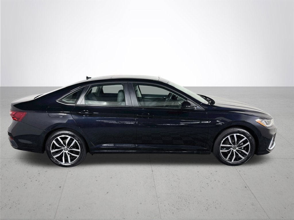 Certified 2026 Volkswagen Jetta SE FWD image 6