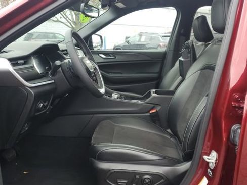 Certified 2024 Jeep Grand Cherokee L Altitude image 4