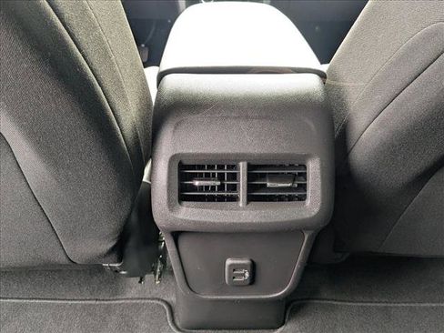 Used 2024 Chevrolet Equinox LS image 17