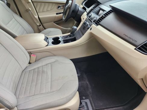 Used 2016 Ford Taurus SE FWD image 11