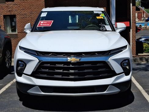 Used 2025 Chevrolet Blazer LT AWD/4WD image 2