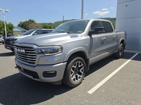 Used 2026 RAM 1500 Laramie AWD/4WD image 8