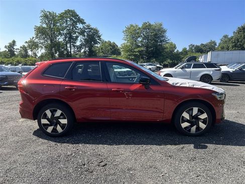 New 2025 Volvo XC60 T8 Plus w/ Climate Package image 9