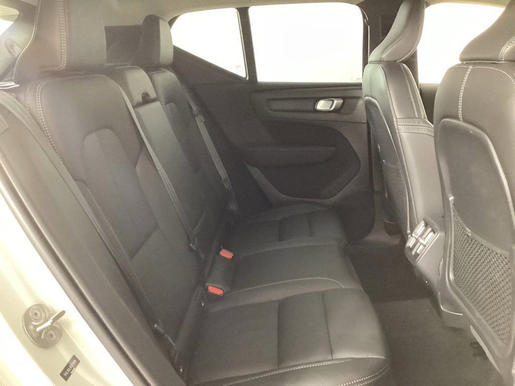 Used 2024 Volvo XC40 B5 Plus w/ Protection Package Premier AWD/4WD image 25