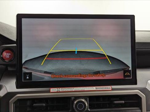 Used 2025 Toyota Tacoma TRD Sport image 26