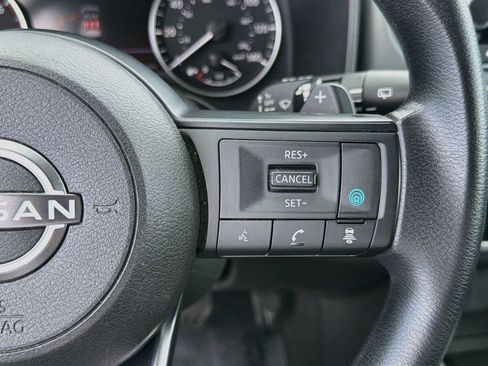 Used 2024 Nissan Rogue SV FWD image 36