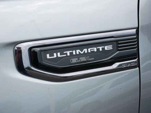 Used 2025 GMC Sierra 1500 Denali Ultimate AWD/4WD image 9