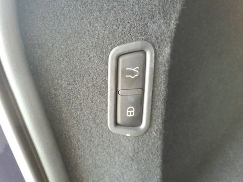 Used 2021 Maserati Levante AWD/4WD image 28