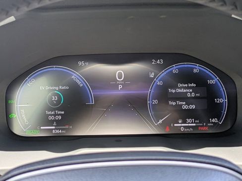 Used 2024 Toyota RAV4 XSE AWD/4WD image 32