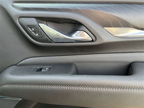 Used 2021 GMC Yukon XL Denali w/ Denali Premium Package image 23