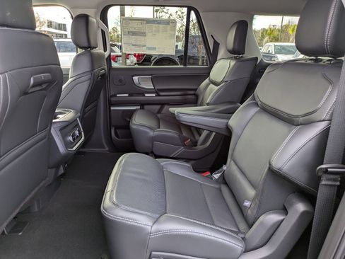 New 2025 Ford Expedition Max Platinum w/ Driver's Package image 14