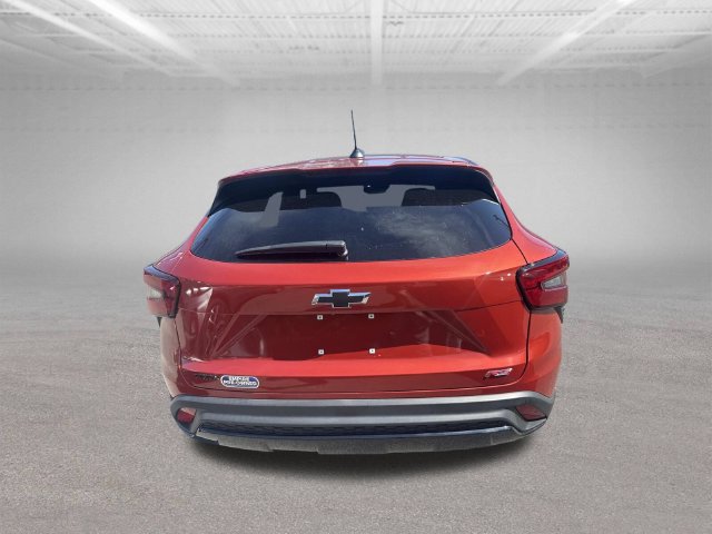 Used 2024 Chevrolet Trax RS w/ Sunroof Package FWD image 4