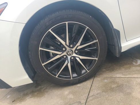 Used 2024 Toyota Camry SE image 12