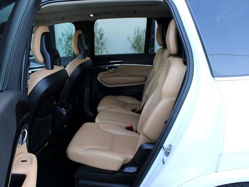 Used 2016 Volvo XC90 T6 Momentum image 18