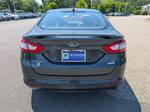 Used 2015 Ford Fusion SE w/ Equipment Group 201A FWD image 4