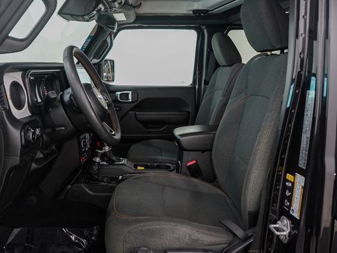 Used 2024 Jeep Wrangler Willys image 23