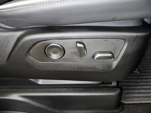 Certified 2024 Cadillac Escalade Premium Luxury image 40