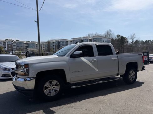 Used 2018 Chevrolet Silverado 1500 LT image 4