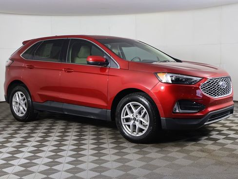Used 2024 Ford Edge SEL w/ Convenience Package AWD/4WD image 2