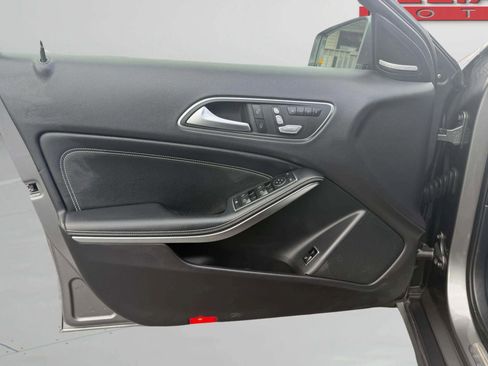 Used 2019 Mercedes-Benz GLA 250 4MATIC image 14