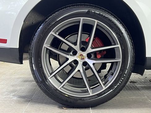 Certified 2023 Porsche Macan S image 12