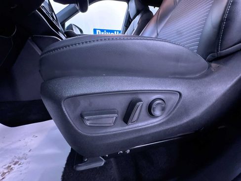 Used 2025 Toyota Highlander XSE AWD/4WD image 13