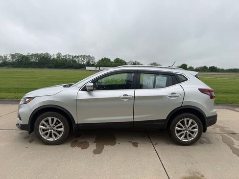 Used 2022 Nissan Rogue Sport SV FWD image 8